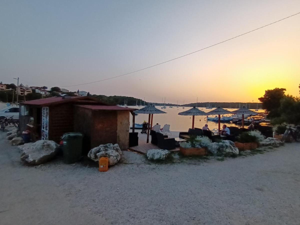Appartamento Sunset View Vinkuran Esterno foto